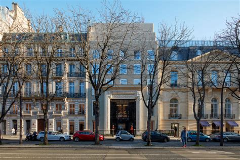 avenue montaigne